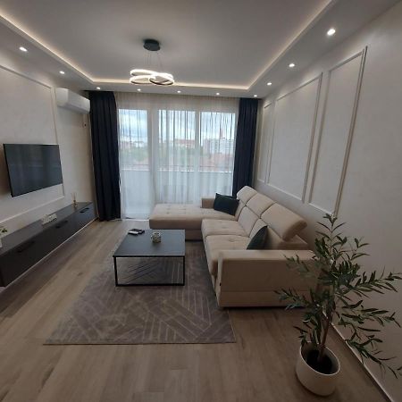 Appartement Kat Apartman à Subotica Extérieur photo