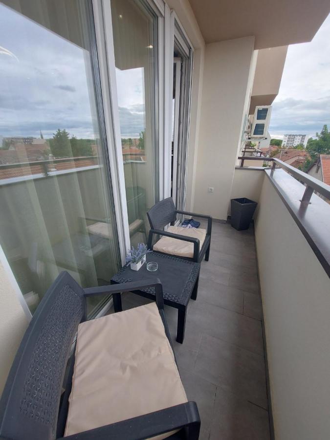 Appartement Kat Apartman à Subotica Extérieur photo